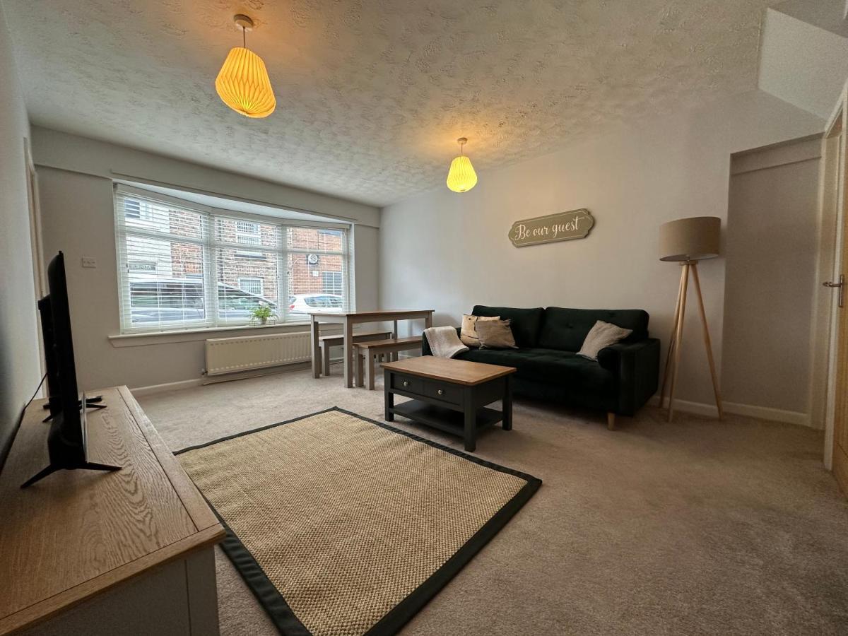 Cosy, 2 Bedroom Cottage In Guisborough Town Centre ภายนอก รูปภาพ
